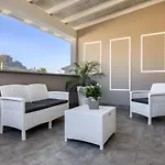 Konukevi Le Palme 4*